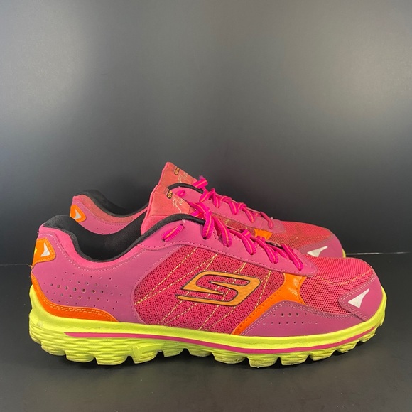Women’s size 6 Skechers go walk flash - Picture 1 of 6
